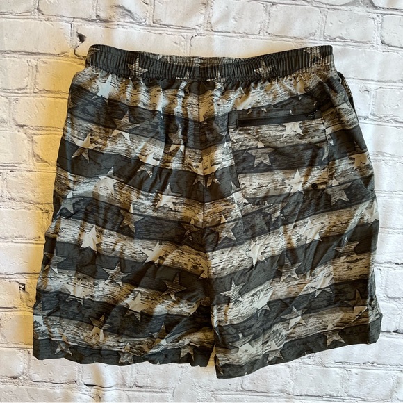 Columbia Boys Stars & Stripes Swim Trunks Lined Grey Neutral Sz 8
Great … - Picture 9 of 9